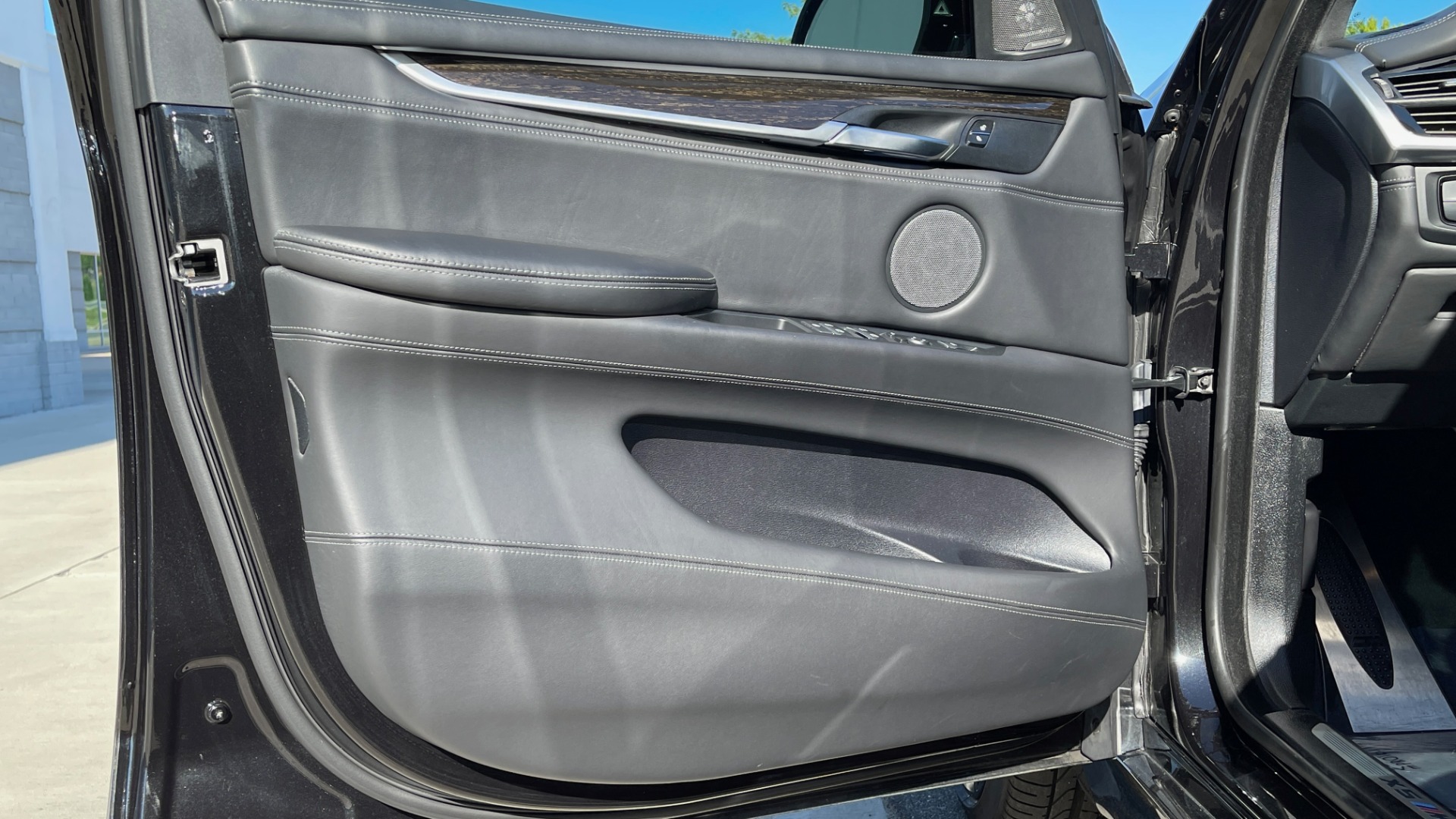 Used 2018 BMW X5 M EXECUTIVE PKG / NAV / SUNROOF / BLIND SPOT / LANE DEPART / CAMERAS for sale Sold at Formula Imports in Charlotte NC 28227 24