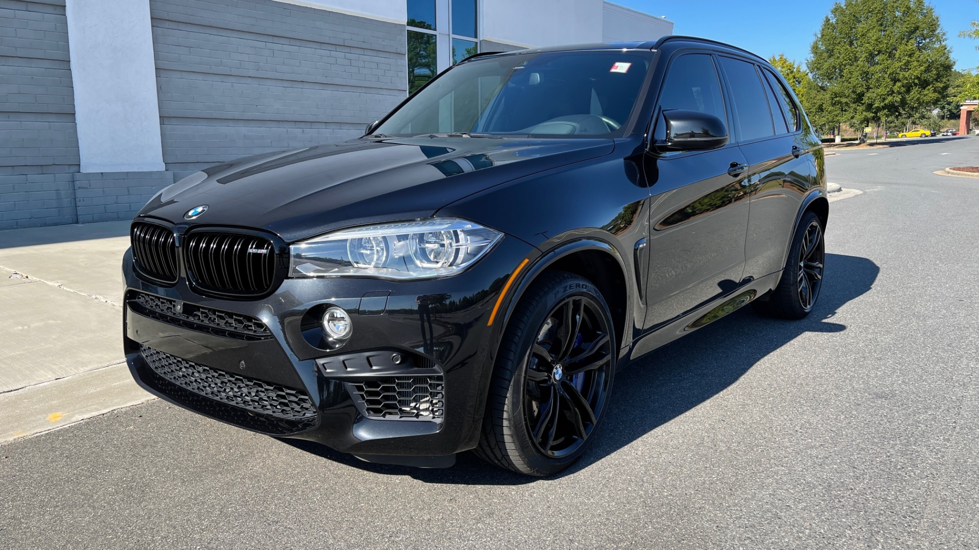 Used 2018 BMW X5 M EXECUTIVE PKG / NAV / SUNROOF / BLIND SPOT / LANE DEPART / CAMERAS for sale Sold at Formula Imports in Charlotte NC 28227 3