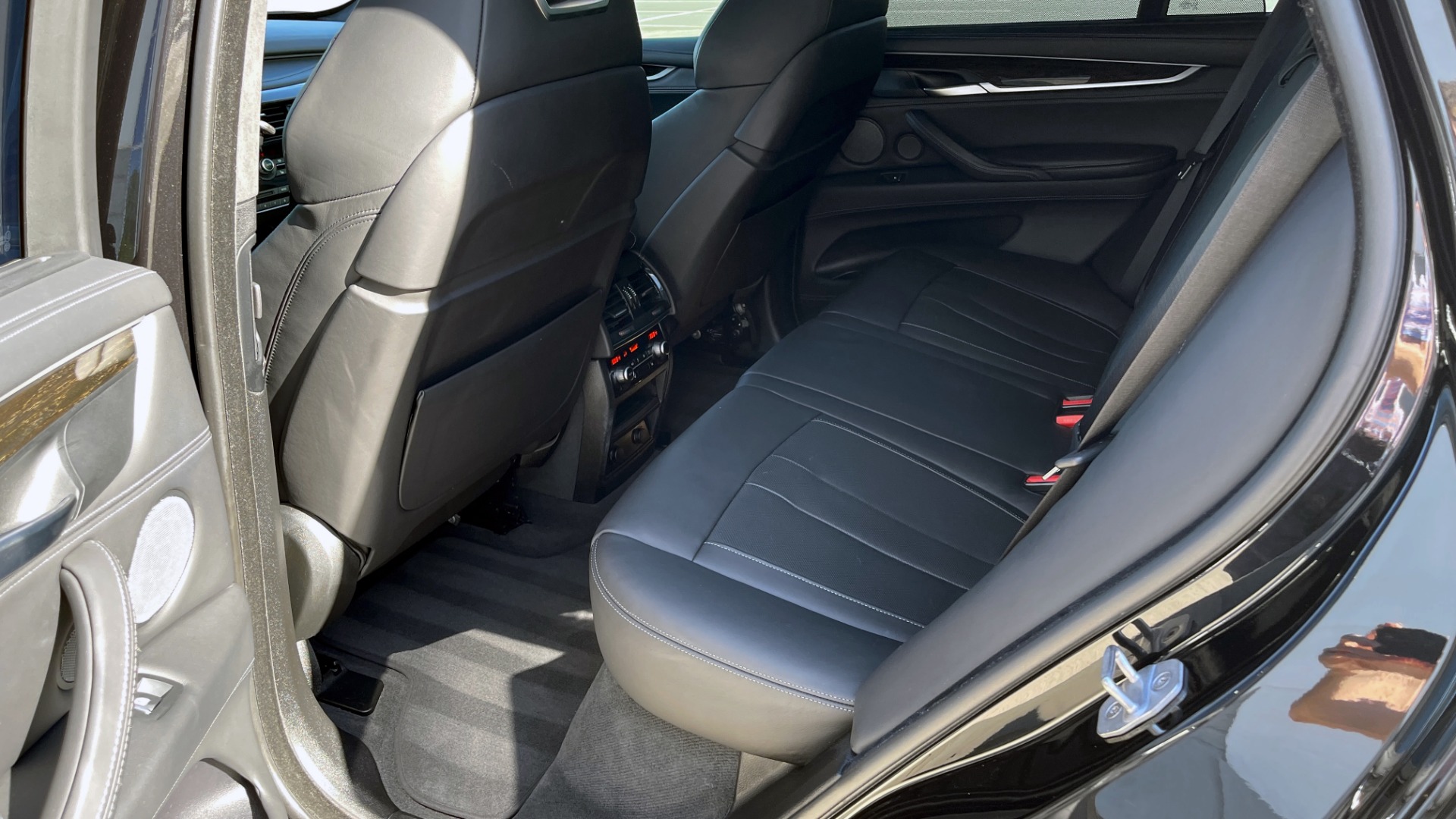 Used 2018 BMW X5 M EXECUTIVE PKG / NAV / SUNROOF / BLIND SPOT / LANE DEPART / CAMERAS for sale Sold at Formula Imports in Charlotte NC 28227 50
