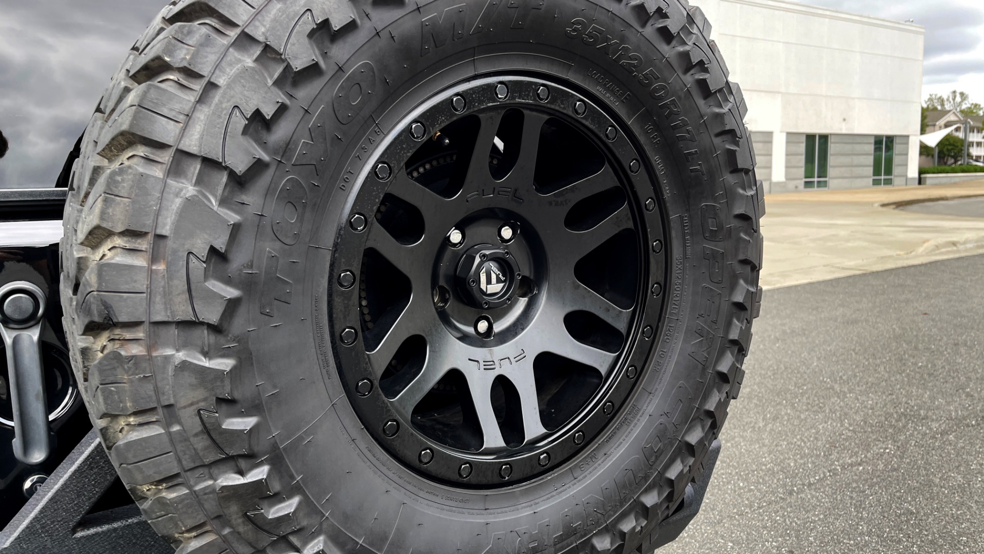 Used 2013 Jeep WRANGLER UNLIMITED RUBICON 4X4 / 3.6L V6 / 6-SPD MAN / DUAL-TOP / AIR COND for sale Sold at Formula Imports in Charlotte NC 28227 24