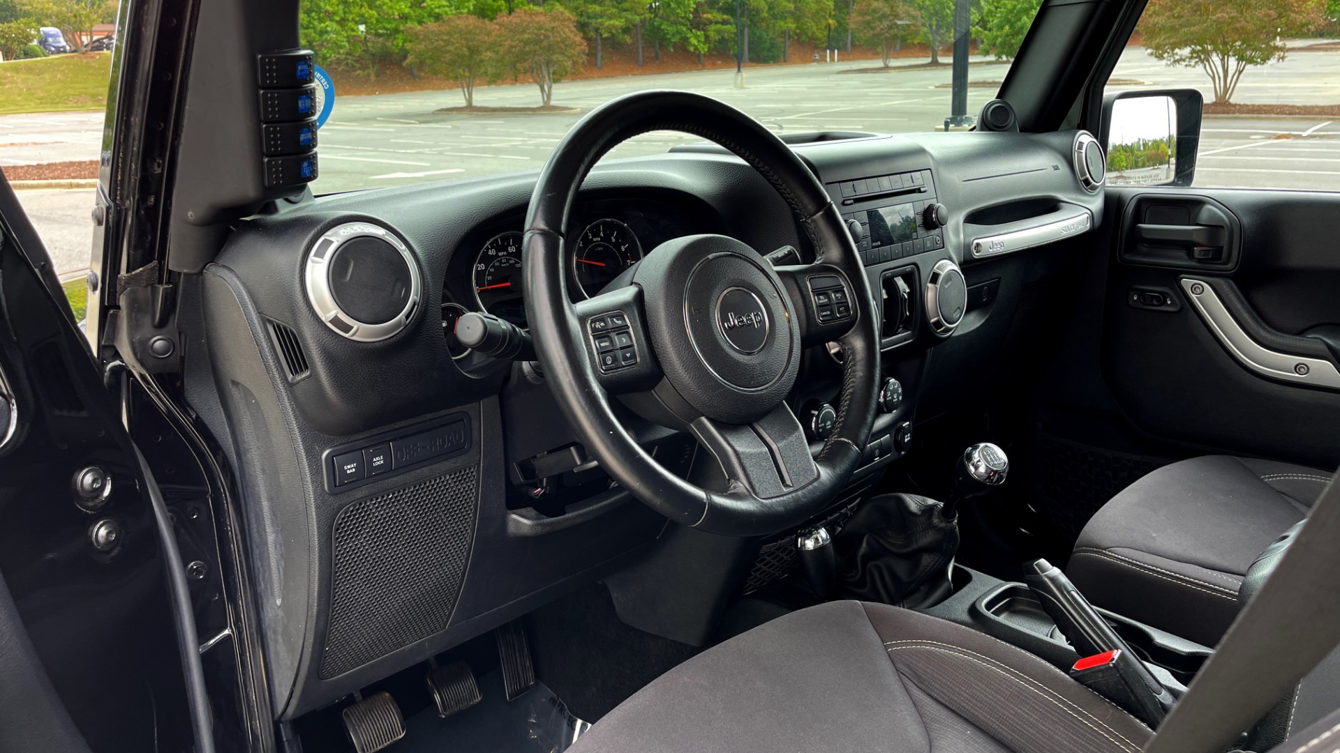 Used 2013 Jeep WRANGLER UNLIMITED RUBICON 4X4 / 3.6L V6 / 6-SPD MAN / DUAL-TOP / AIR COND for sale Sold at Formula Imports in Charlotte NC 28227 35