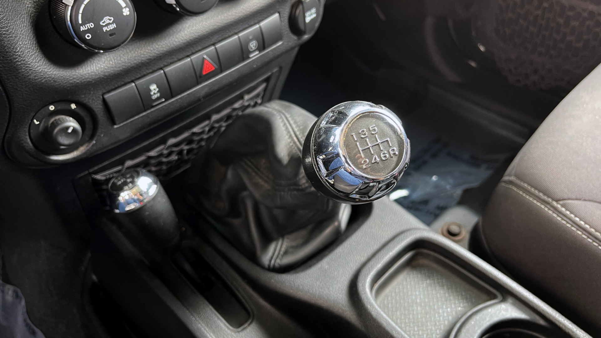 Used 2013 Jeep WRANGLER UNLIMITED RUBICON 4X4 / 3.6L V6 / 6-SPD MAN / DUAL-TOP / AIR COND for sale Sold at Formula Imports in Charlotte NC 28227 47