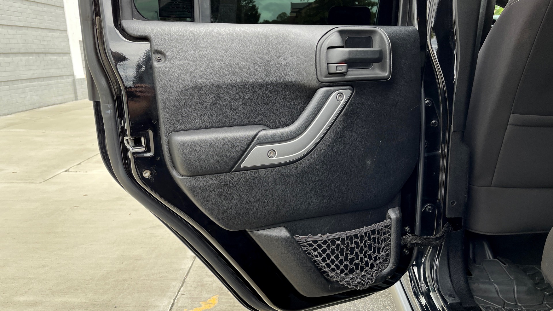 Used 2013 Jeep WRANGLER UNLIMITED RUBICON 4X4 / 3.6L V6 / 6-SPD MAN / DUAL-TOP / AIR COND for sale Sold at Formula Imports in Charlotte NC 28227 54