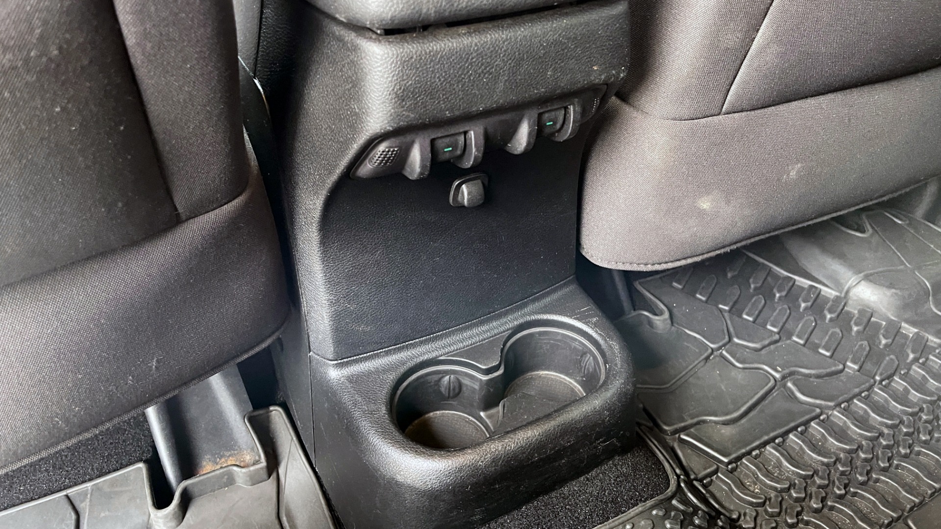 Used 2013 Jeep WRANGLER UNLIMITED RUBICON 4X4 / 3.6L V6 / 6-SPD MAN / DUAL-TOP / AIR COND for sale Sold at Formula Imports in Charlotte NC 28227 58