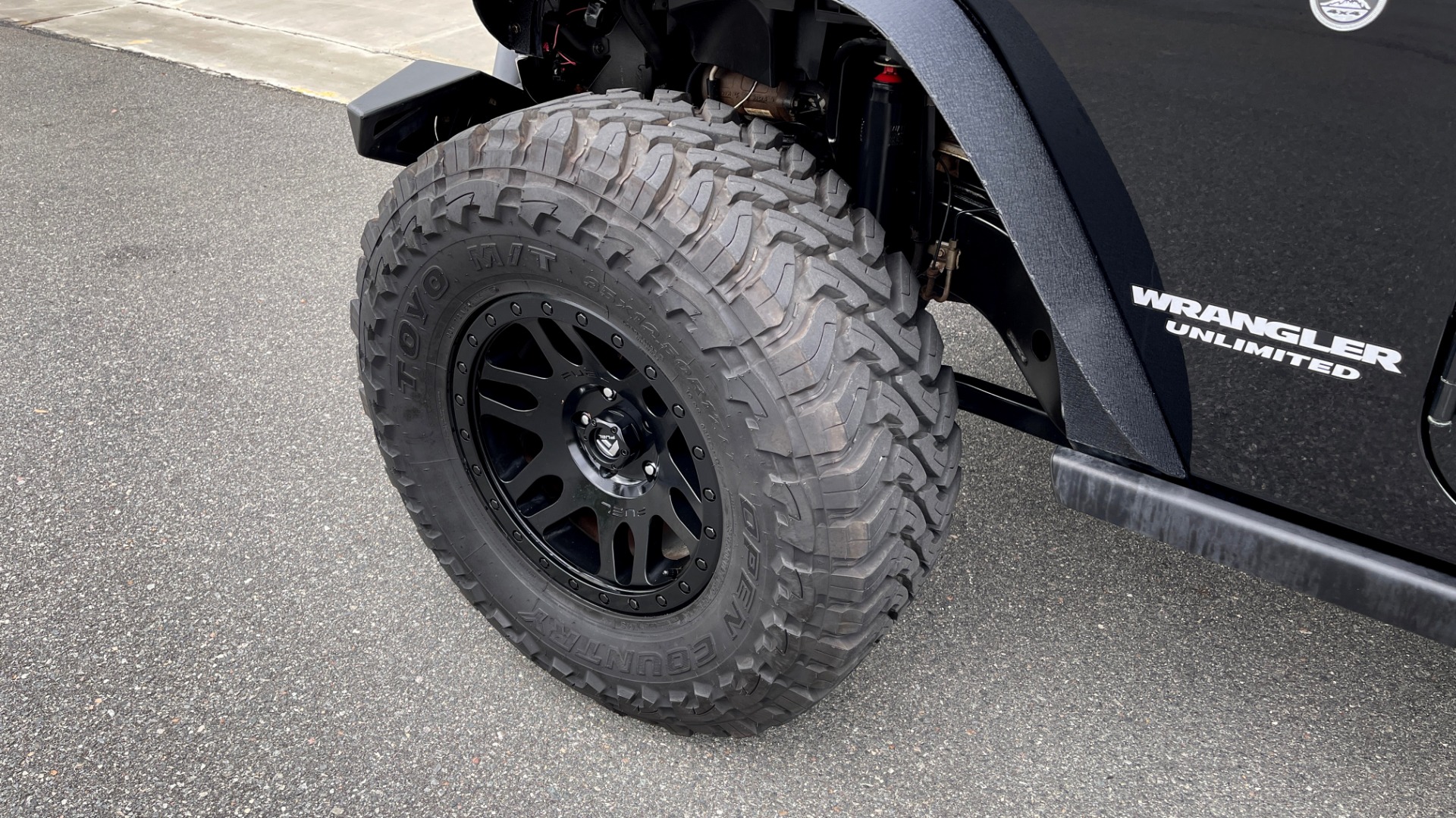 Used 2013 Jeep WRANGLER UNLIMITED RUBICON 4X4 / 3.6L V6 / 6-SPD MAN / DUAL-TOP / AIR COND for sale Sold at Formula Imports in Charlotte NC 28227 7