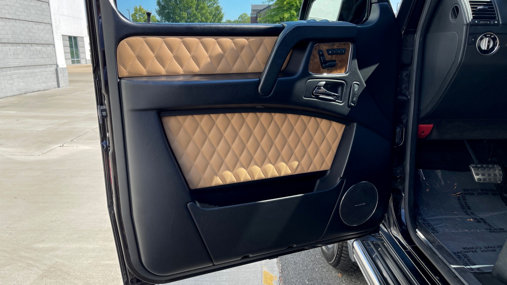 Used 2014 Mercedes-Benz G-CLASS G 63 AMG / DISGNO LEATHER / NAV / SUNROOF / REARVIEW for sale Sold at Formula Imports in Charlotte NC 28227 23
