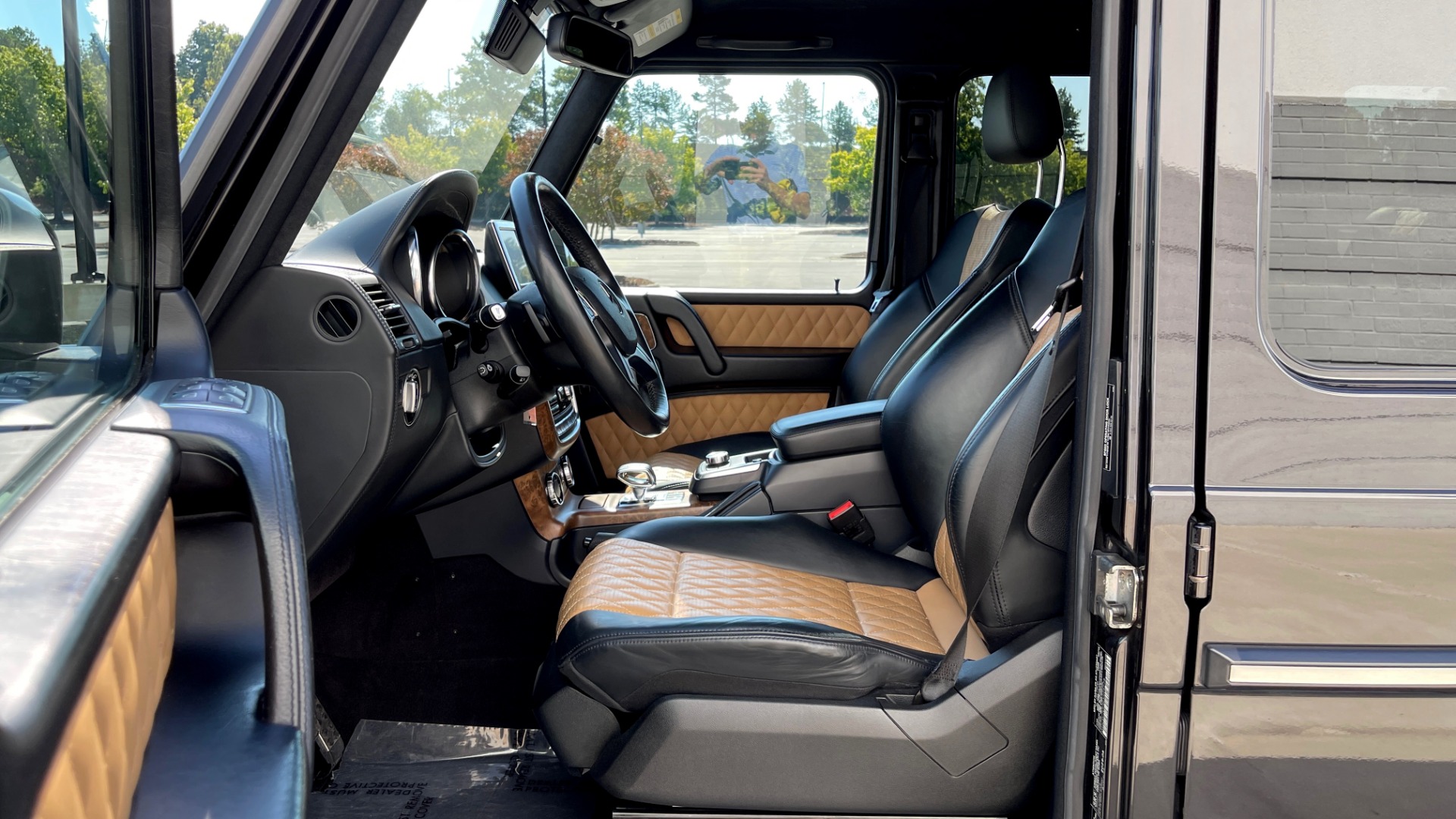 Used 2014 Mercedes-Benz G-CLASS G 63 AMG / DISGNO LEATHER / NAV / SUNROOF / REARVIEW for sale Sold at Formula Imports in Charlotte NC 28227 27