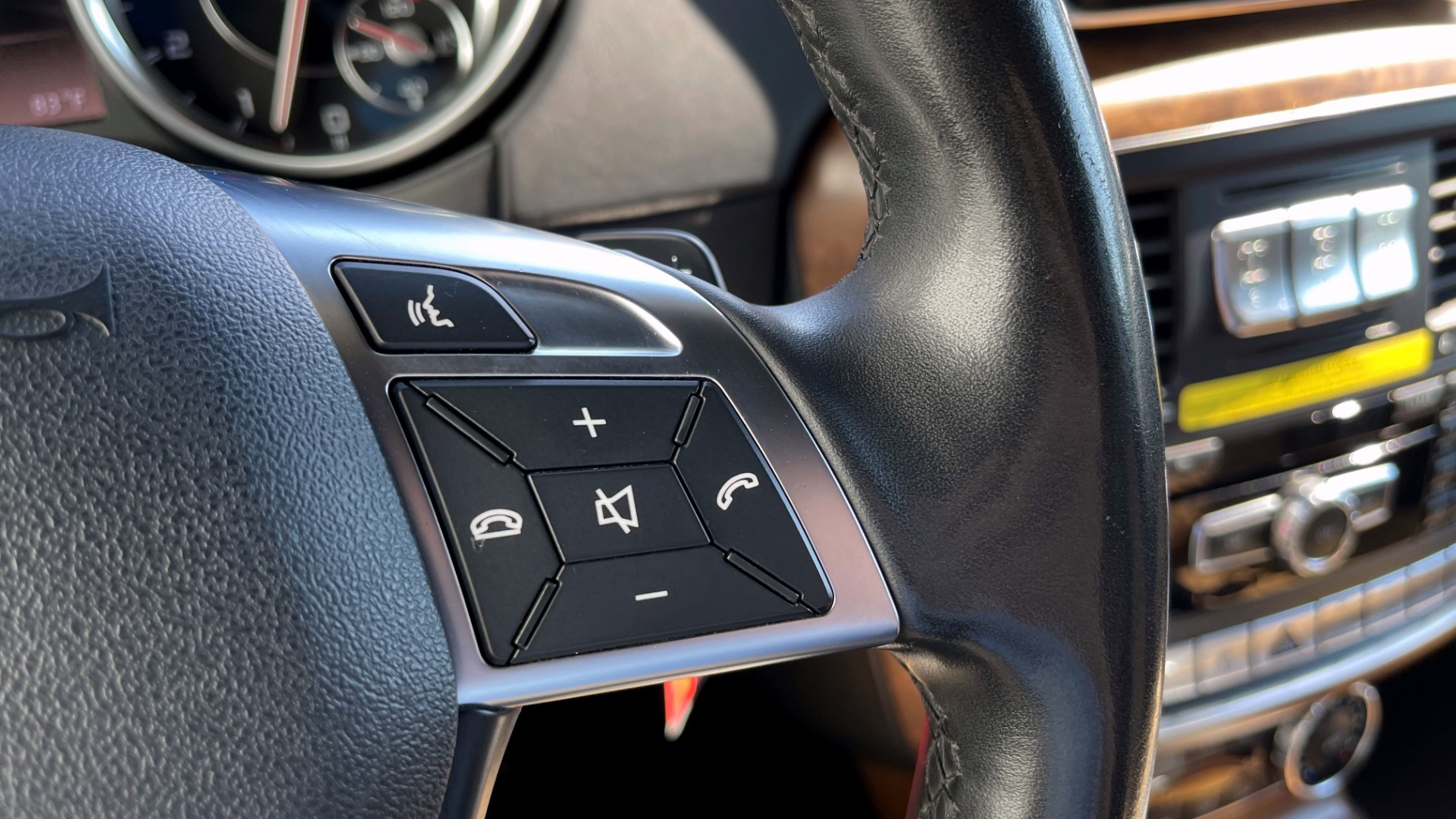 Used 2014 Mercedes-Benz G-CLASS G 63 AMG / DISGNO LEATHER / NAV / SUNROOF / REARVIEW for sale Sold at Formula Imports in Charlotte NC 28227 32