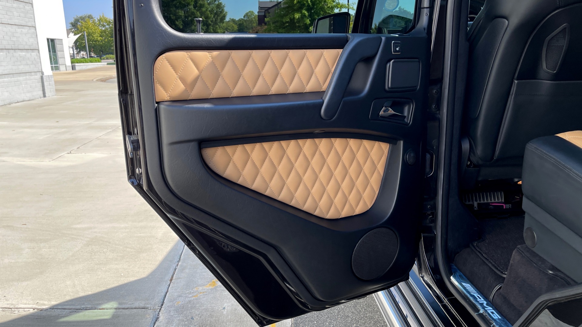 Used 2014 Mercedes-Benz G-CLASS G 63 AMG / DISGNO LEATHER / NAV / SUNROOF / REARVIEW for sale Sold at Formula Imports in Charlotte NC 28227 46