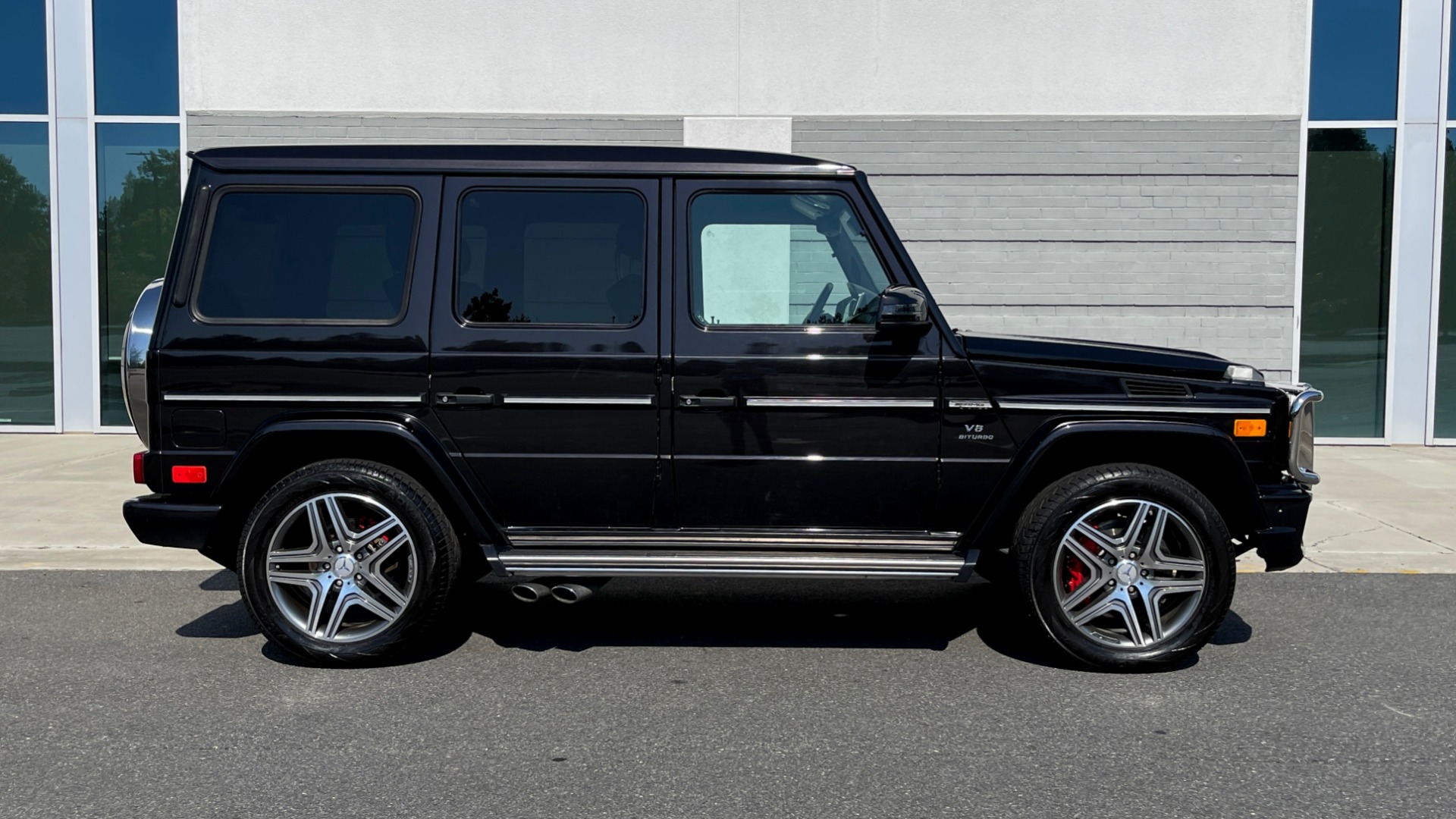 Used 2014 Mercedes-Benz G-CLASS G 63 AMG / DISGNO LEATHER / NAV / SUNROOF / REARVIEW for sale Sold at Formula Imports in Charlotte NC 28227 6