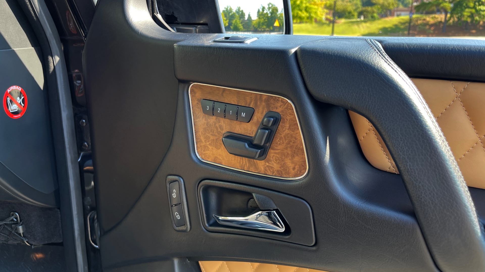 Used 2014 Mercedes-Benz G-CLASS G 63 AMG / DISGNO LEATHER / NAV / SUNROOF / REARVIEW for sale Sold at Formula Imports in Charlotte NC 28227 60