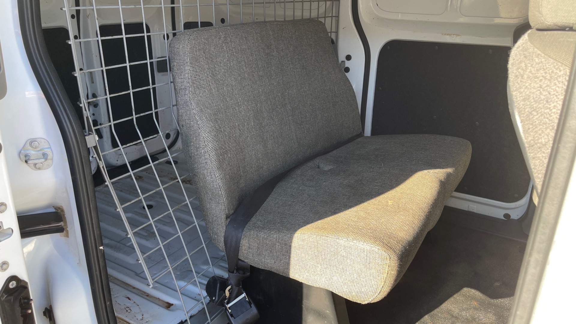 Used 2015 Nissan NV200 SV / WORK VAN / EXTERIOR APPEARANCE PKG / ROOF RACK for sale Sold at Formula Imports in Charlotte NC 28227 24