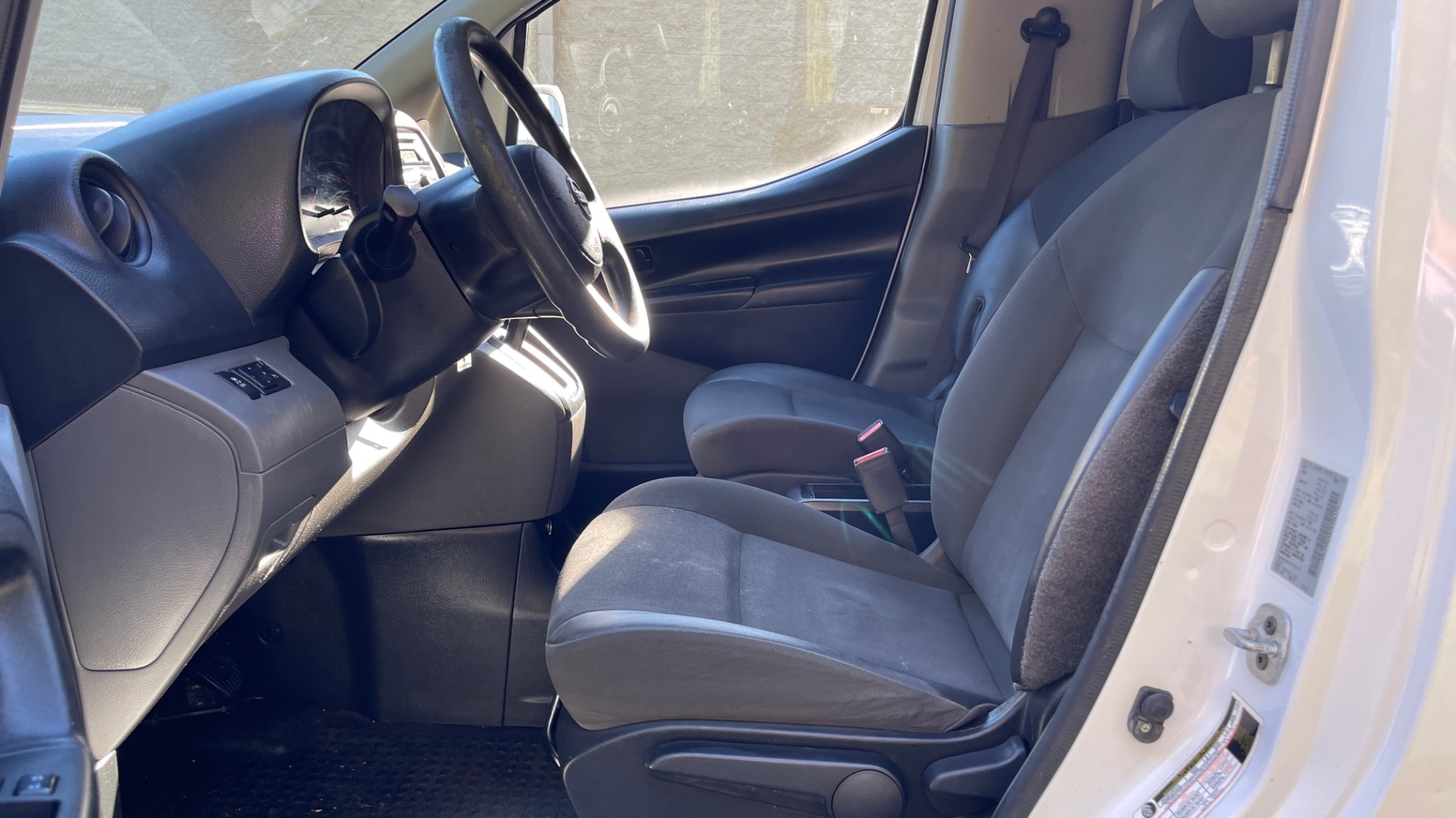 Used 2015 Nissan NV200 SV / WORK VAN / EXTERIOR APPEARANCE PKG / ROOF RACK for sale Sold at Formula Imports in Charlotte NC 28227 30