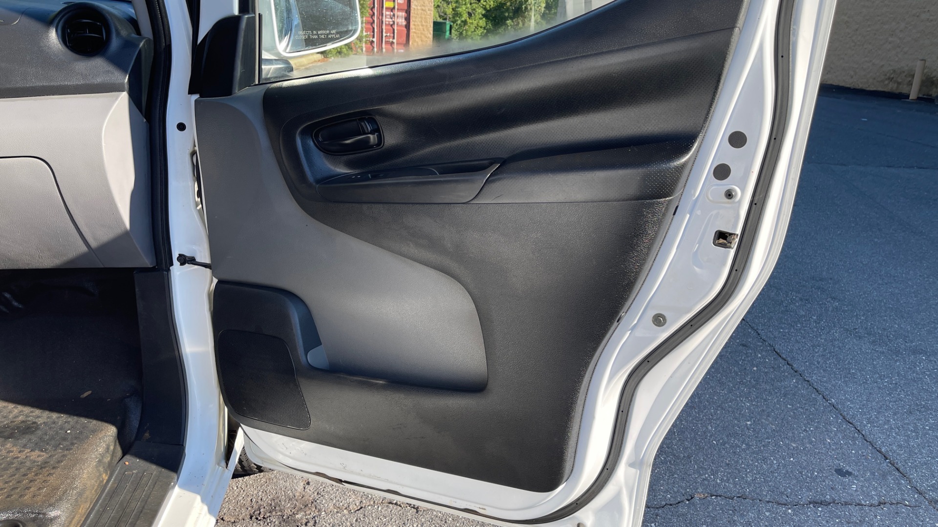 Used 2015 Nissan NV200 SV / WORK VAN / EXTERIOR APPEARANCE PKG / ROOF RACK for sale Sold at Formula Imports in Charlotte NC 28227 42