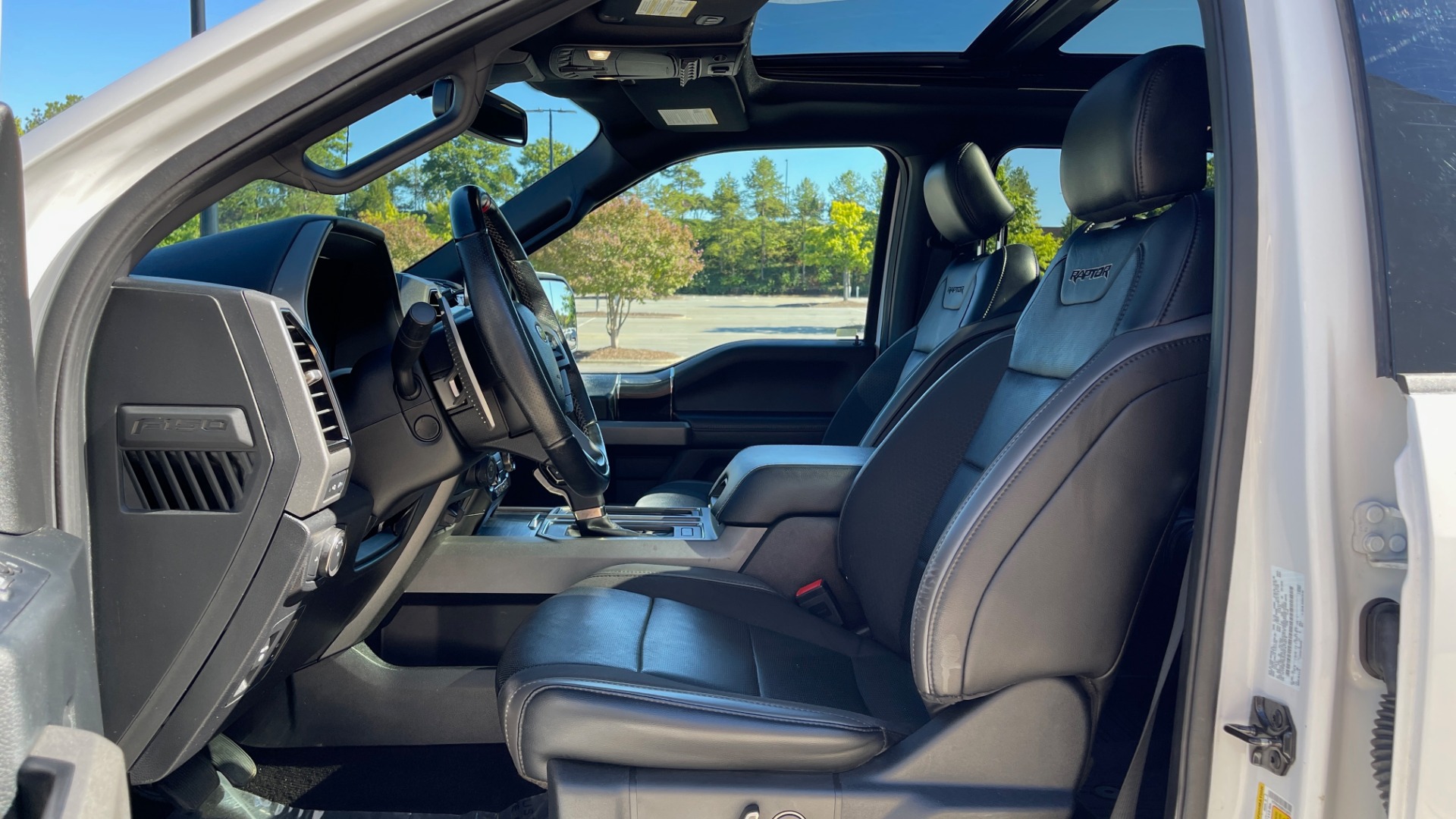 Used 2019 Ford F-150 RAPTOR 4X4 SUPERCREW / NAV / BLIS / B&O SND / REMOTE START / REARVIEW for sale Sold at Formula Imports in Charlotte NC 28227 35