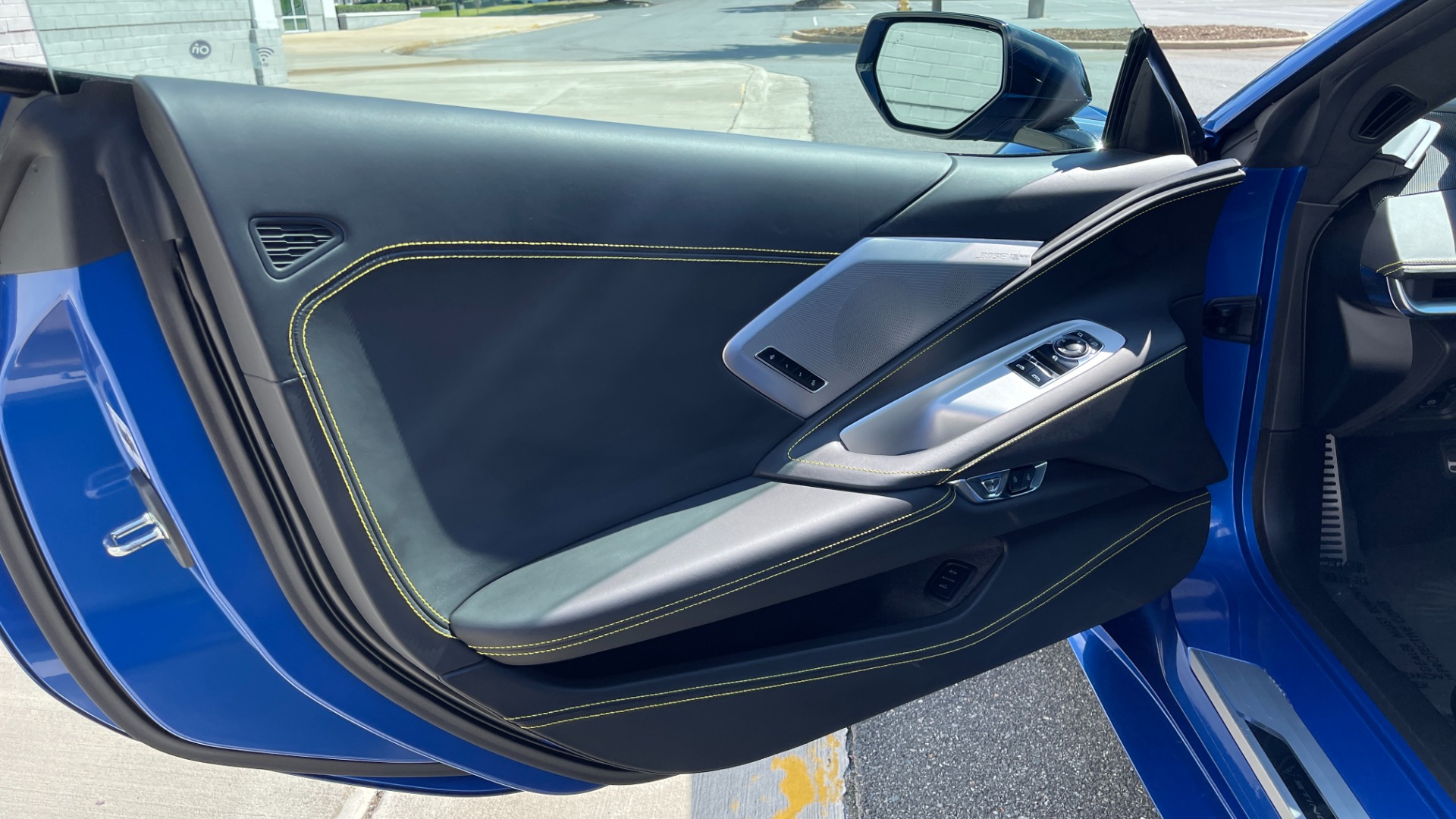Used 2021 Chevrolet CORVETTE STINGRAY 3LT COUPE / 8-SPD / PERF PKG / NAV / BOSE / REARVIEW for sale Sold at Formula Imports in Charlotte NC 28227 26