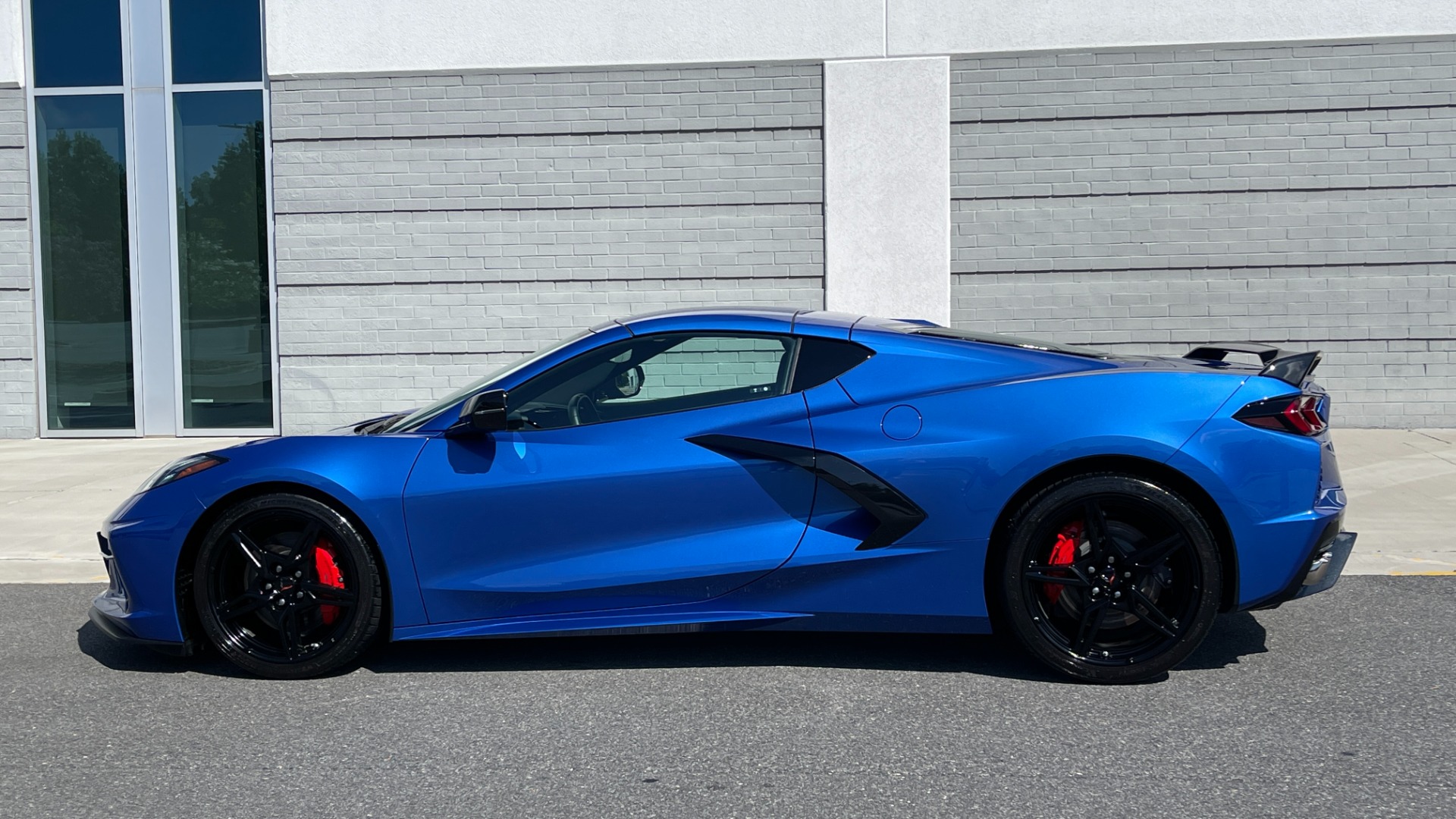 Used 2021 Chevrolet CORVETTE STINGRAY 3LT COUPE / 8-SPD / PERF PKG / NAV / BOSE / REARVIEW for sale Sold at Formula Imports in Charlotte NC 28227 5