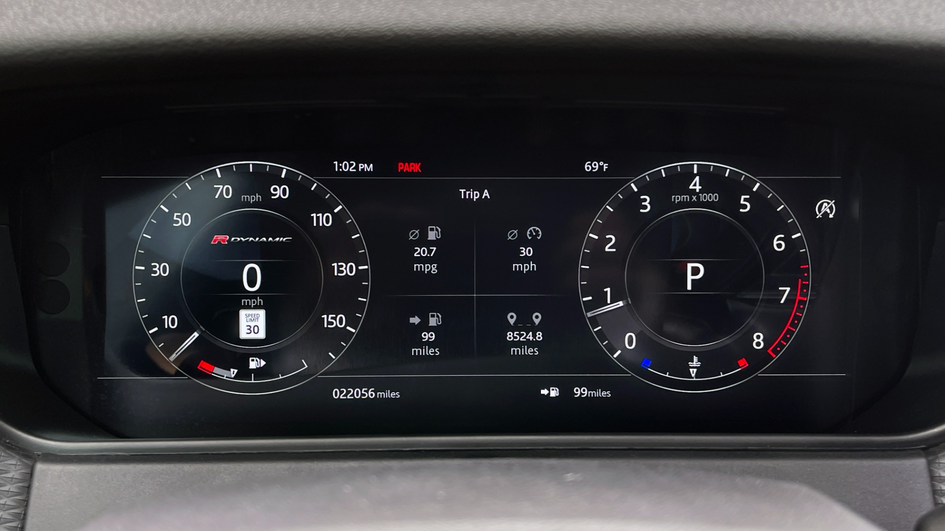 Used 2018 Land Rover RANGE ROVER VELAR R-DYNAMIC SE / NAV / PREM / MERIDIAN / SUNROOF / REARVIEW for sale Sold at Formula Imports in Charlotte NC 28227 38