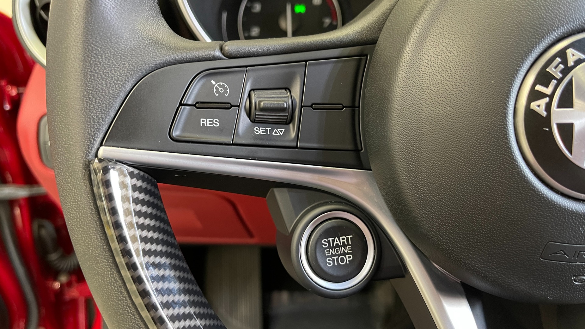 Used 2019 Alfa Romeo GIULIA SPORT 2.0L SEDAN / 8-SPD AUTO / KEYLESS-GO / REMOTE START / REARVIEW for sale Sold at Formula Imports in Charlotte NC 28227 29