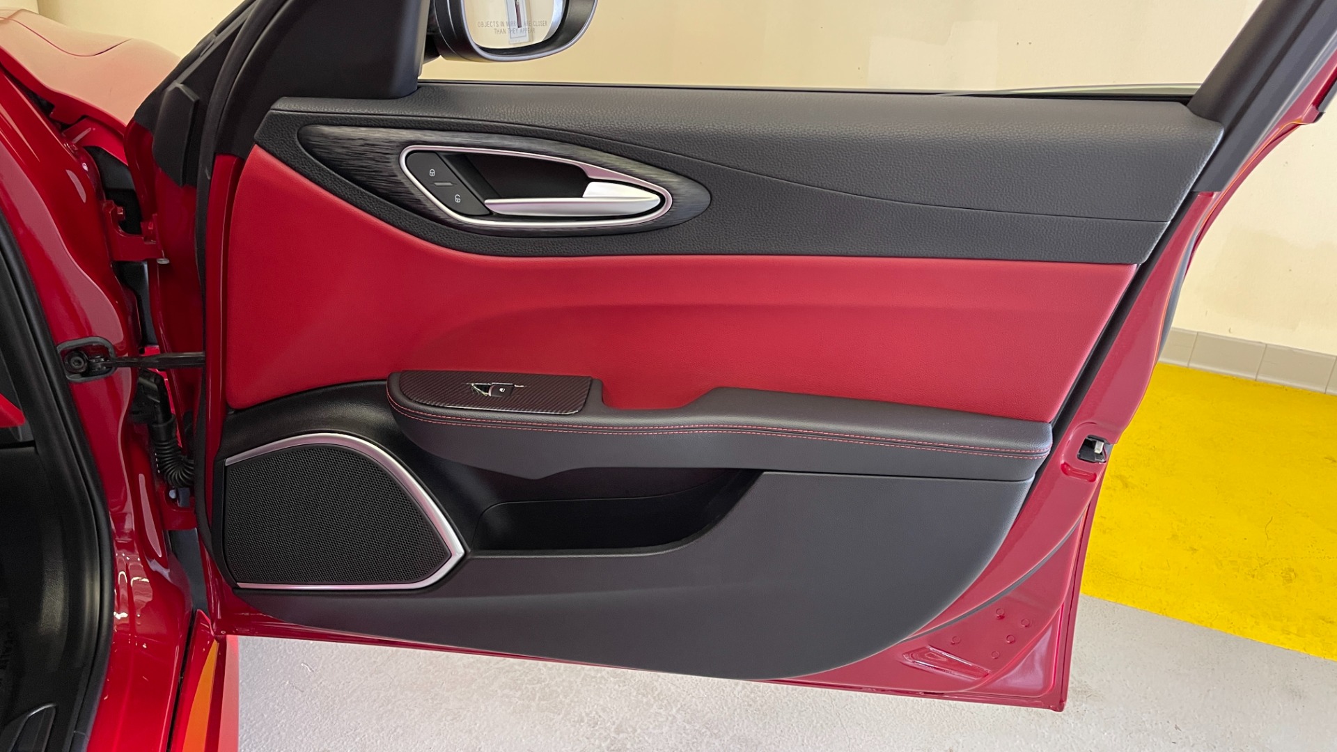 Used 2019 Alfa Romeo GIULIA SPORT 2.0L SEDAN / 8-SPD AUTO / KEYLESS-GO / REMOTE START / REARVIEW for sale Sold at Formula Imports in Charlotte NC 28227 44
