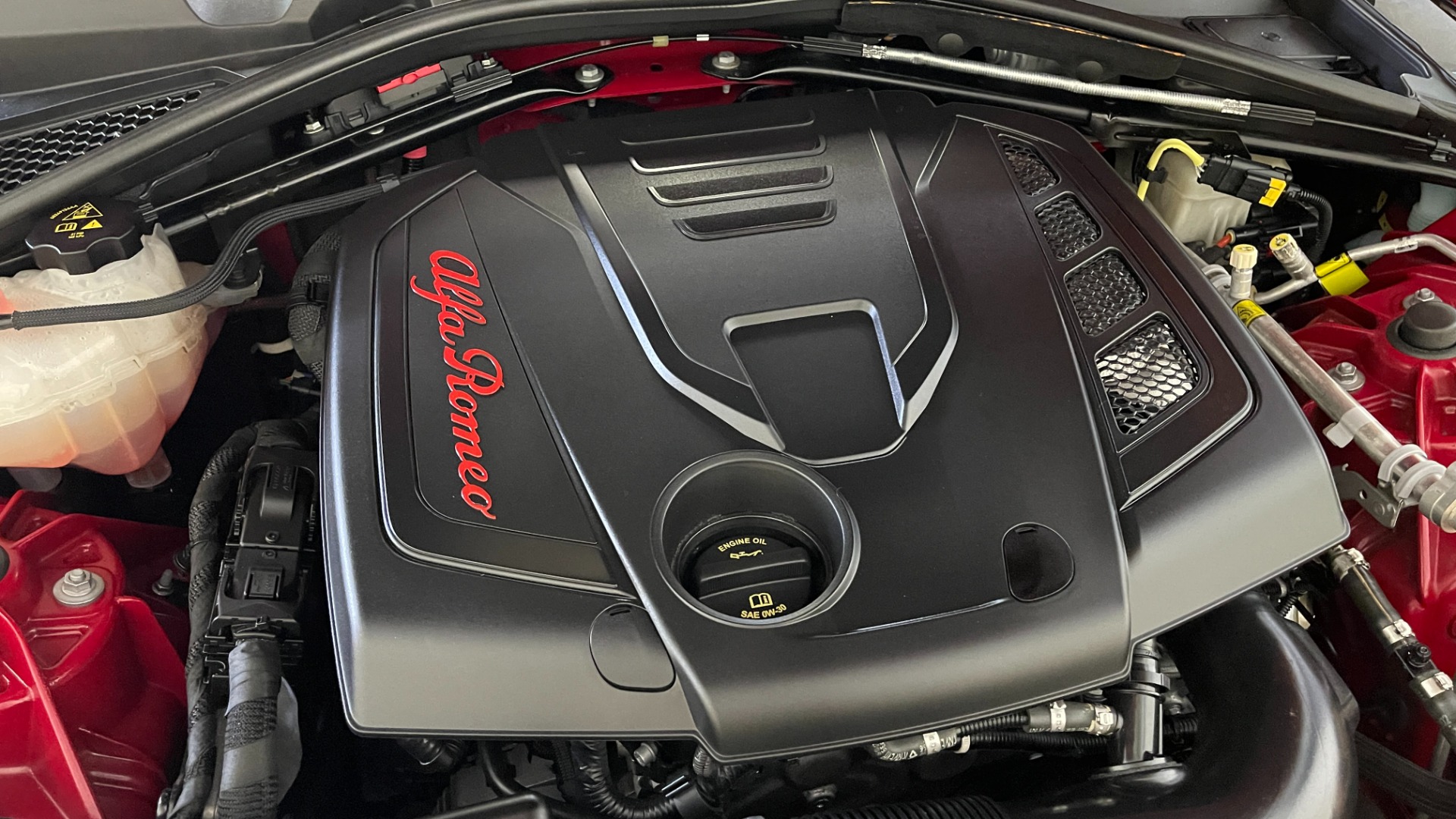 Used 2019 Alfa Romeo GIULIA SPORT 2.0L SEDAN / 8-SPD AUTO / KEYLESS-GO / REMOTE START / REARVIEW for sale Sold at Formula Imports in Charlotte NC 28227 51