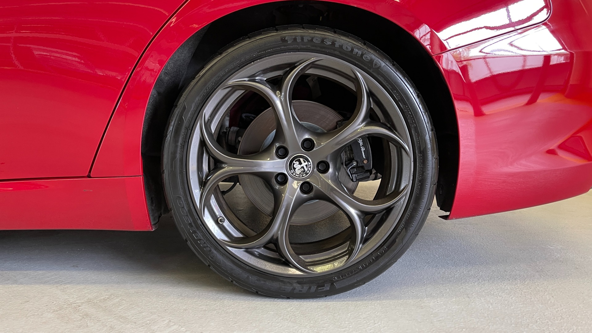 Used 2019 Alfa Romeo GIULIA SPORT 2.0L SEDAN / 8-SPD AUTO / KEYLESS-GO / REMOTE START / REARVIEW for sale Sold at Formula Imports in Charlotte NC 28227 53