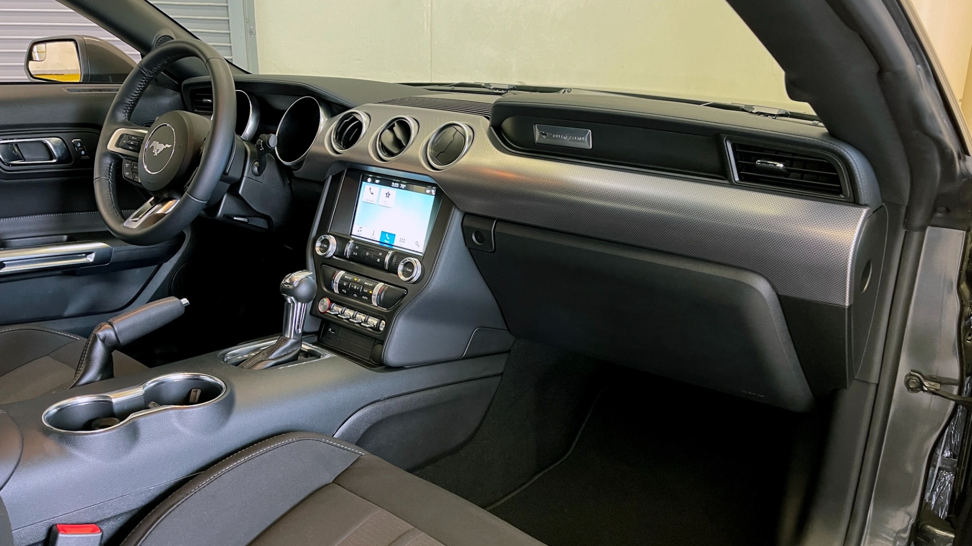 Used 2019 Ford MUSTANG ECOBOOST 2.3L / 10-SPD AUTO / SYNC3 8INCH SCREEN / TRACK APPS / REARVIEW for sale $31,795 at Formula Imports in Charlotte NC 28227 55