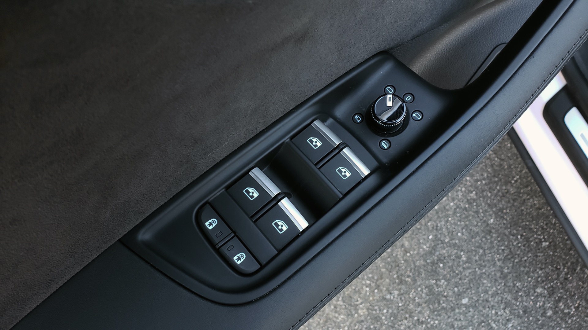 Used 2019 Audi Q8 PRESTIGE S-LINE / LUX PKG / ADAPT CHASSIS / YEAR ONE / CLD WTHR for sale Sold at Formula Imports in Charlotte NC 28227 47