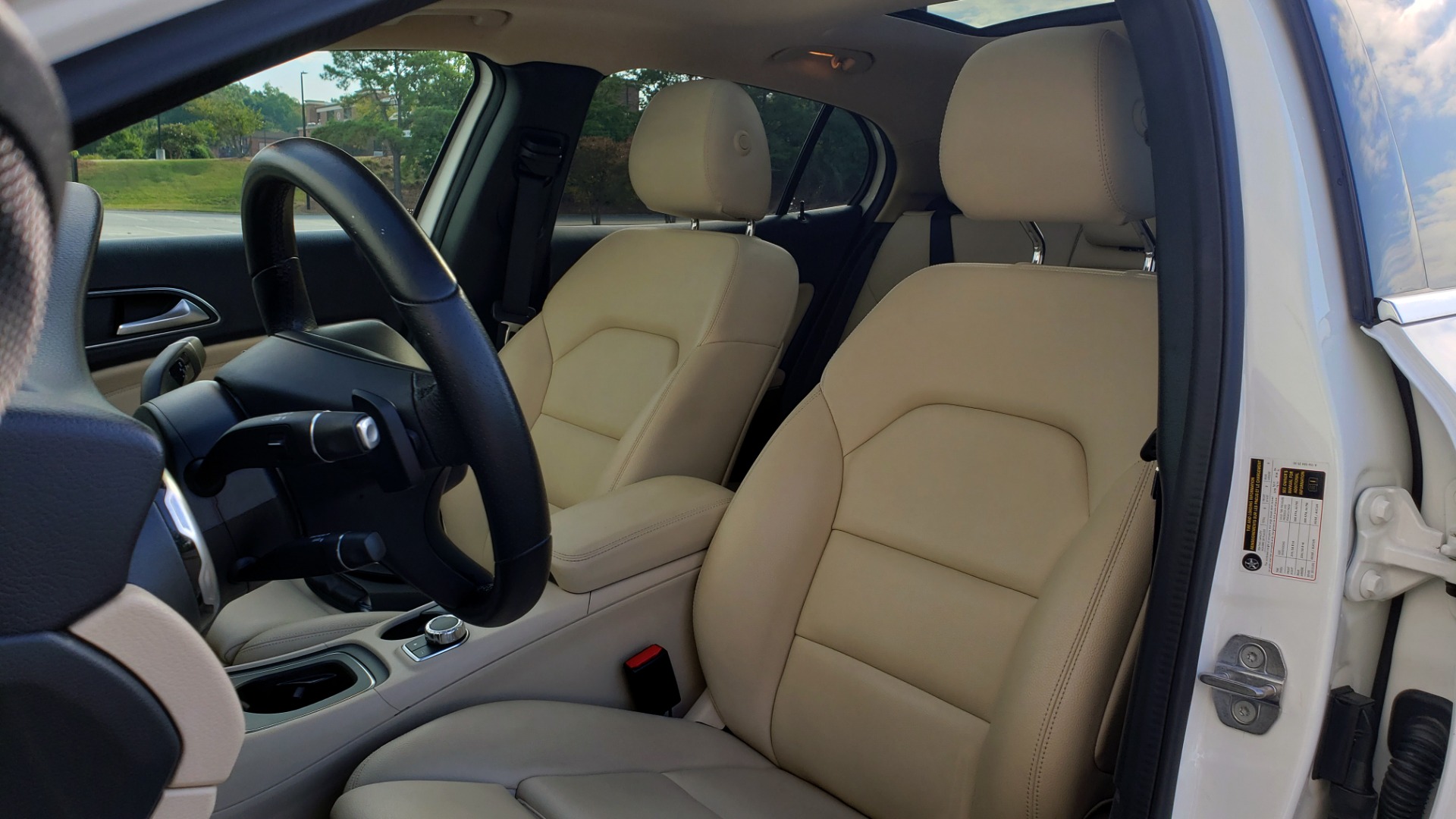 Used 2018 Mercedes-Benz GLA 250 SUV / PANO-ROOF / HTD STS / BSA / APPLE CARPLAY / REARVIEW for sale Sold at Formula Imports in Charlotte NC 28227 38