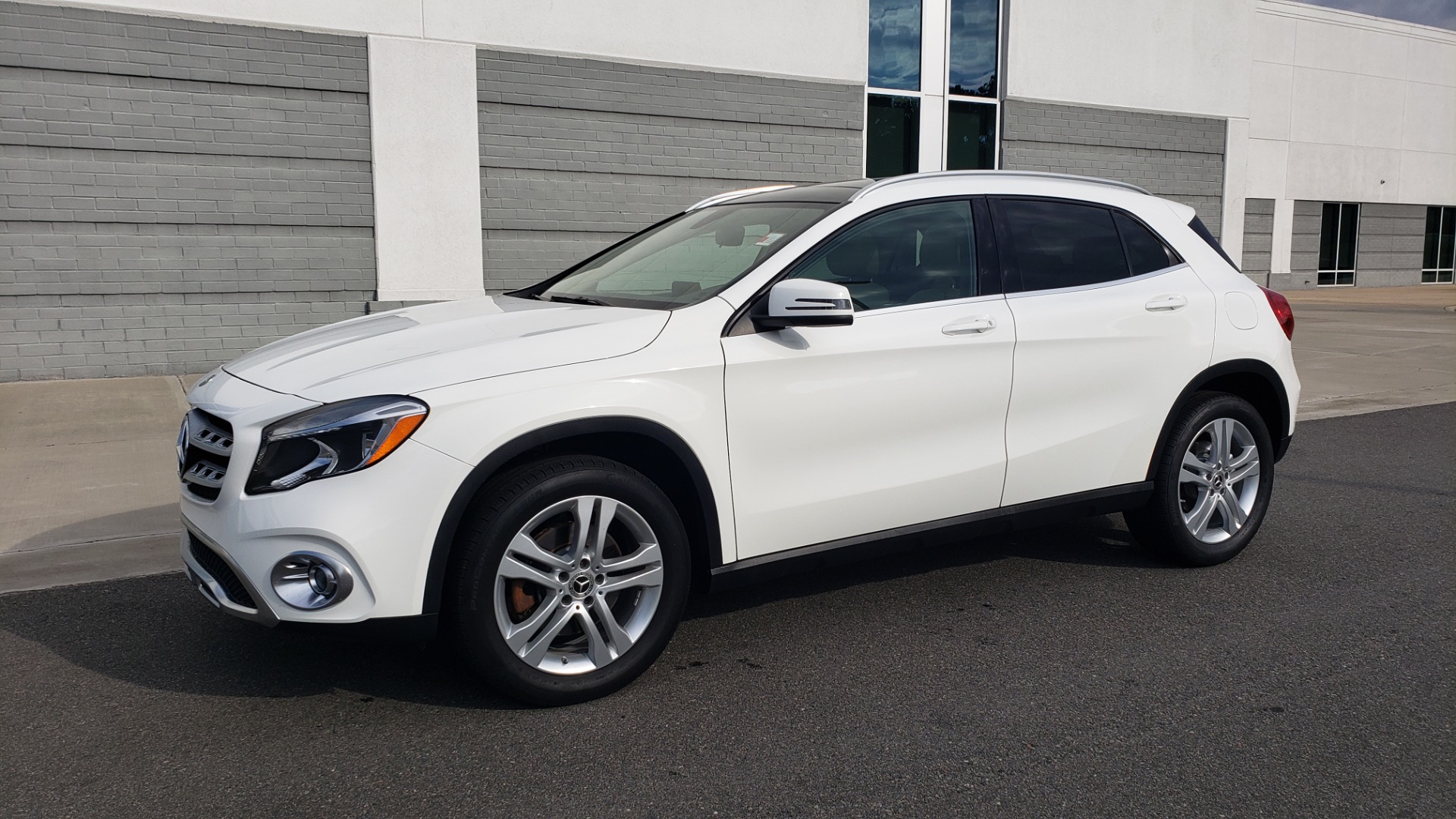 Used 2018 Mercedes-Benz GLA 250 SUV / PANO-ROOF / HTD STS / BSA / APPLE CARPLAY / REARVIEW for sale Sold at Formula Imports in Charlotte NC 28227 4