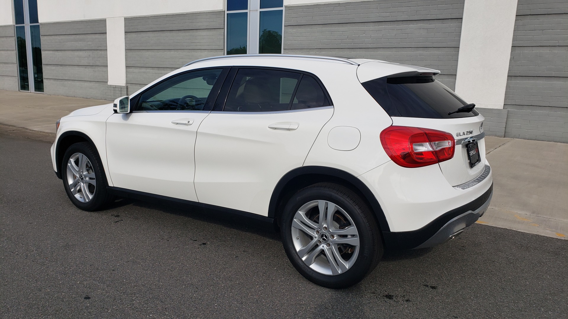 Used 2018 Mercedes-Benz GLA 250 SUV / PANO-ROOF / HTD STS / BSA / APPLE CARPLAY / REARVIEW for sale Sold at Formula Imports in Charlotte NC 28227 6