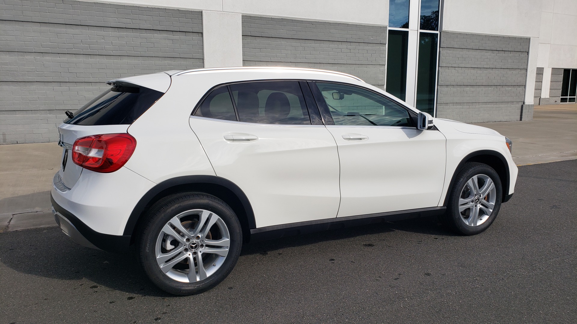 Used 2018 Mercedes-Benz GLA 250 SUV / PANO-ROOF / HTD STS / BSA / APPLE CARPLAY / REARVIEW for sale Sold at Formula Imports in Charlotte NC 28227 8