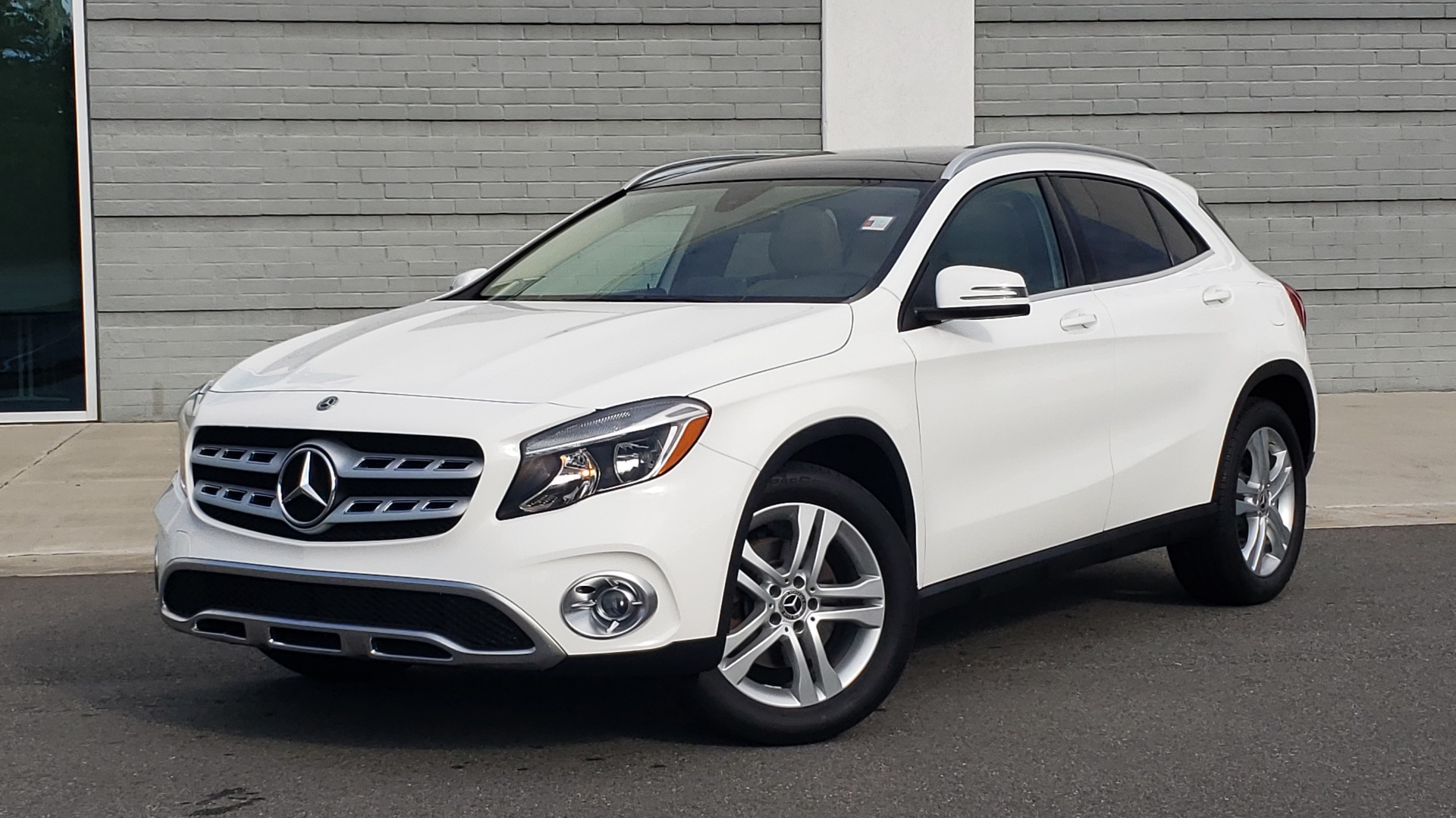 Used 2018 Mercedes-Benz GLA 250 SUV / PANO-ROOF / HTD STS / BSA / APPLE CARPLAY / REARVIEW for sale Sold at Formula Imports in Charlotte NC 28227 1