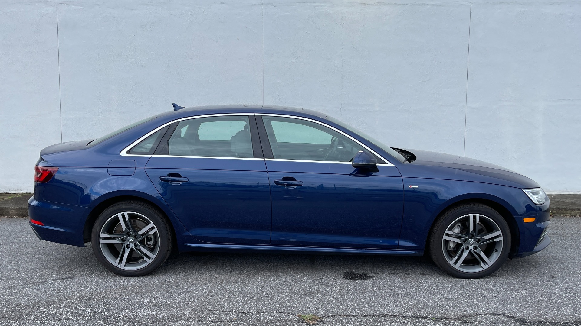 Used 2018 Audi A4 PREMIUM PLUS 2.0T / SUNROOF / CLD WTHR / B&O SND / REARVIEW for sale Sold at Formula Imports in Charlotte NC 28227 6
