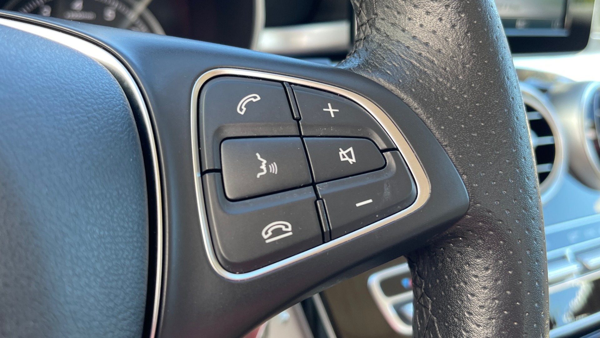 Used 2018 Mercedes-Benz C-CLASS C 300 PREMIUM / APPLE CARPLAY / SUNROOF / REARVIEW for sale Sold at Formula Imports in Charlotte NC 28227 30