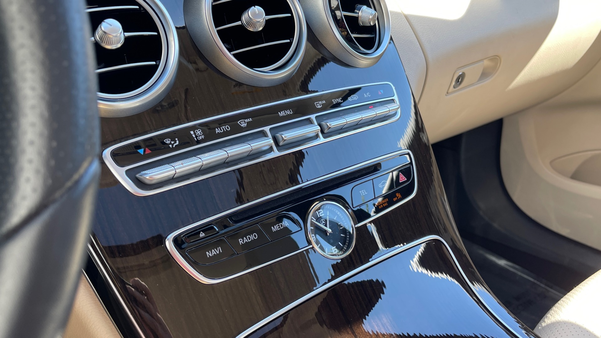 Used 2018 Mercedes-Benz C-CLASS C 300 PREMIUM / APPLE CARPLAY / SUNROOF / REARVIEW for sale Sold at Formula Imports in Charlotte NC 28227 40