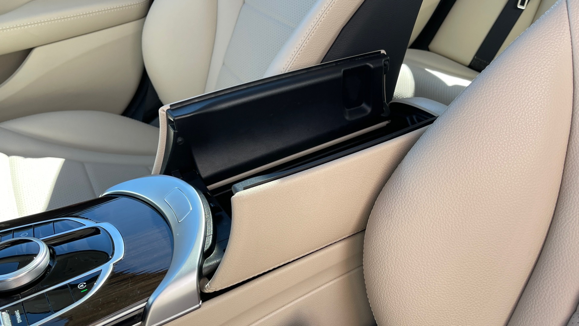Used 2018 Mercedes-Benz C-CLASS C 300 PREMIUM / APPLE CARPLAY / SUNROOF / REARVIEW for sale Sold at Formula Imports in Charlotte NC 28227 42