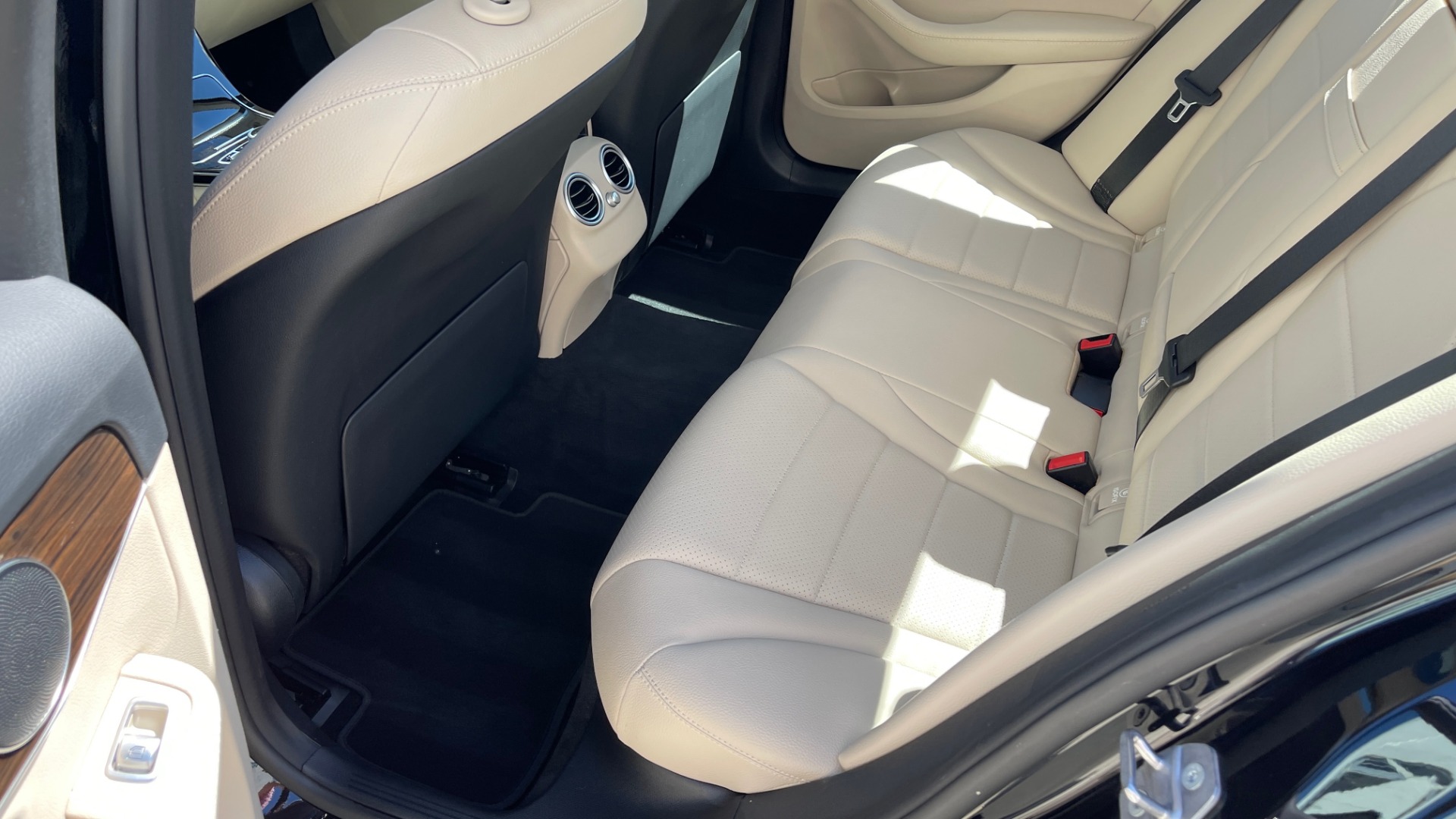 Used 2018 Mercedes-Benz C-CLASS C 300 PREMIUM / APPLE CARPLAY / SUNROOF / REARVIEW for sale Sold at Formula Imports in Charlotte NC 28227 45