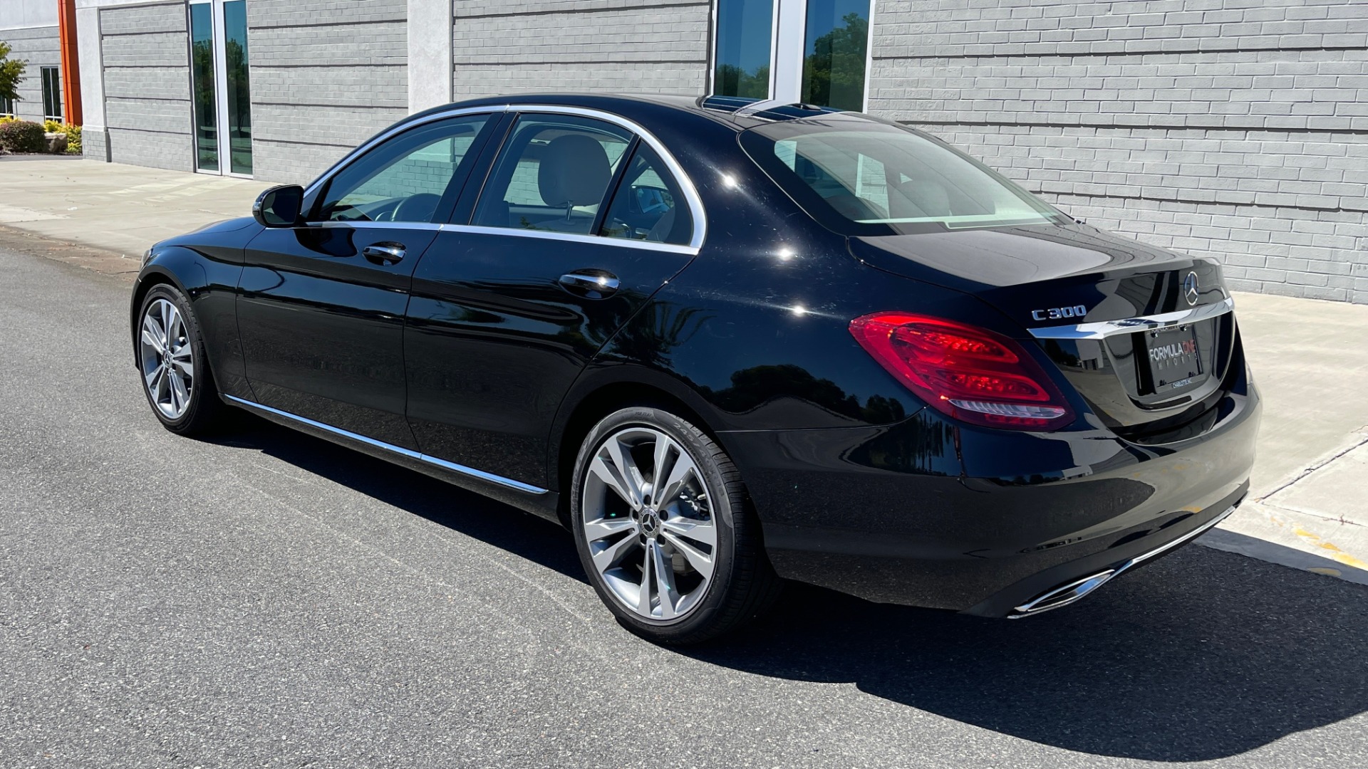 Used 2018 Mercedes-Benz C-CLASS C 300 PREMIUM / APPLE CARPLAY / SUNROOF / REARVIEW for sale Sold at Formula Imports in Charlotte NC 28227 5
