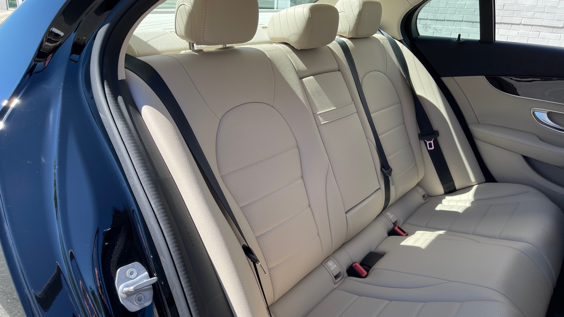 Used 2018 Mercedes-Benz C-CLASS C 300 PREMIUM / APPLE CARPLAY / SUNROOF / REARVIEW for sale Sold at Formula Imports in Charlotte NC 28227 53