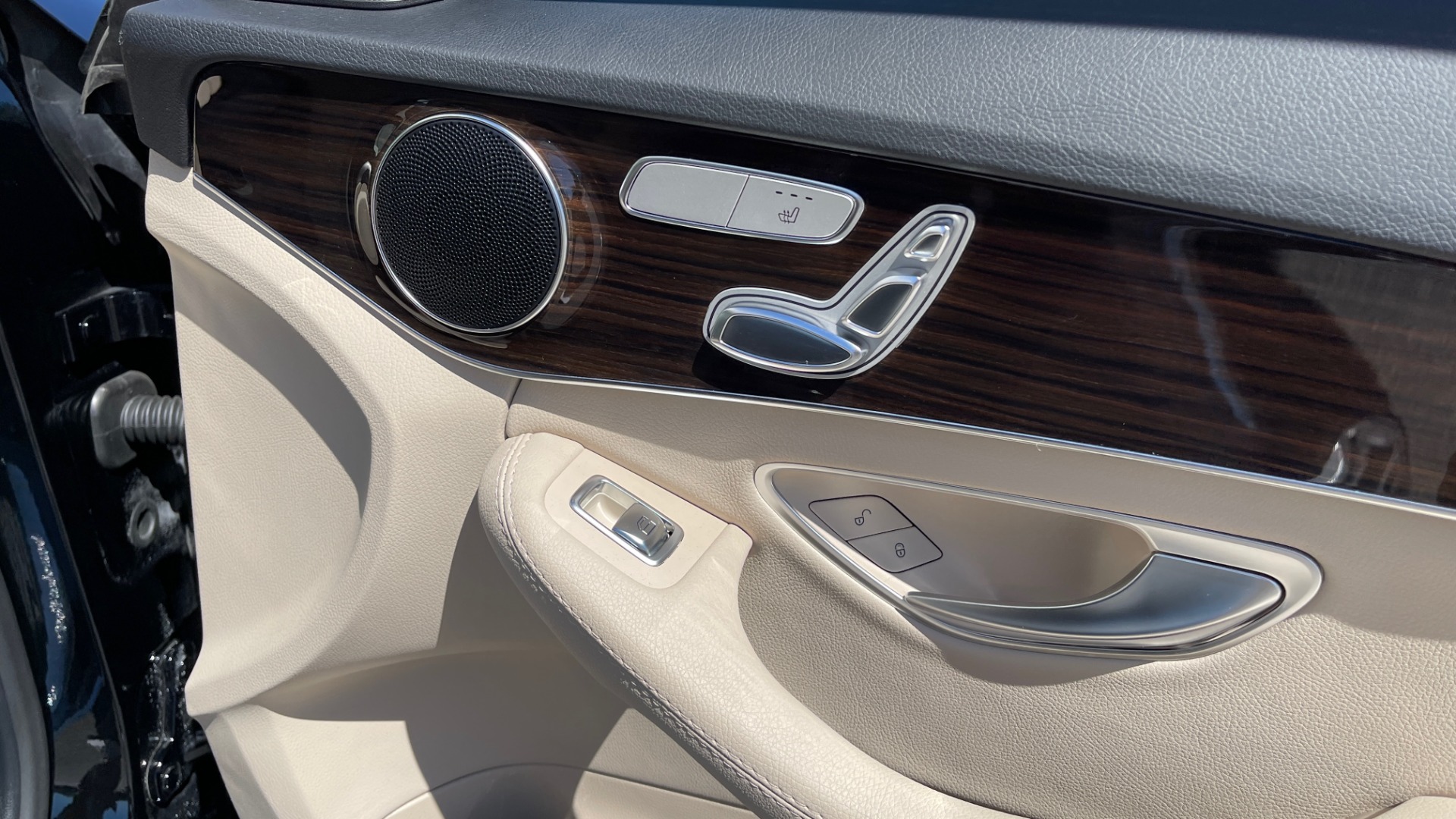 Used 2018 Mercedes-Benz C-CLASS C 300 PREMIUM / APPLE CARPLAY / SUNROOF / REARVIEW for sale Sold at Formula Imports in Charlotte NC 28227 55