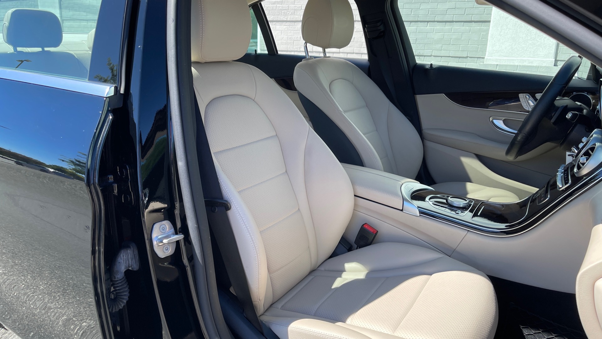 Used 2018 Mercedes-Benz C-CLASS C 300 PREMIUM / APPLE CARPLAY / SUNROOF / REARVIEW for sale Sold at Formula Imports in Charlotte NC 28227 57