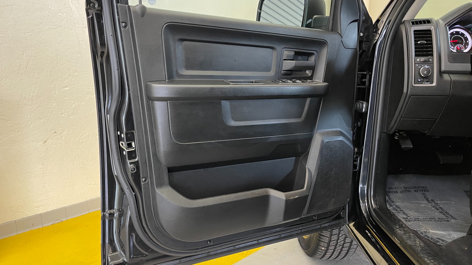 Used 2018 Ram 1500 EXPRESS CREWCAB 4X4 / 3.6L V6 / 8-SPD AUTO / REARVIEW for sale $36,495 at Formula Imports in Charlotte NC 28227 17