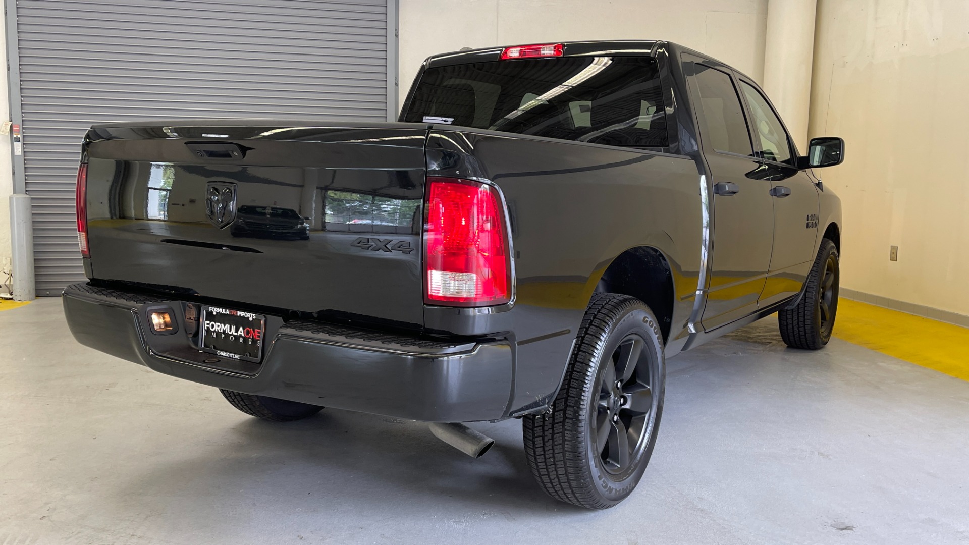 Used 2018 Ram 1500 EXPRESS CREWCAB 4X4 / 3.6L V6 / 8-SPD AUTO / REARVIEW for sale $36,495 at Formula Imports in Charlotte NC 28227 2