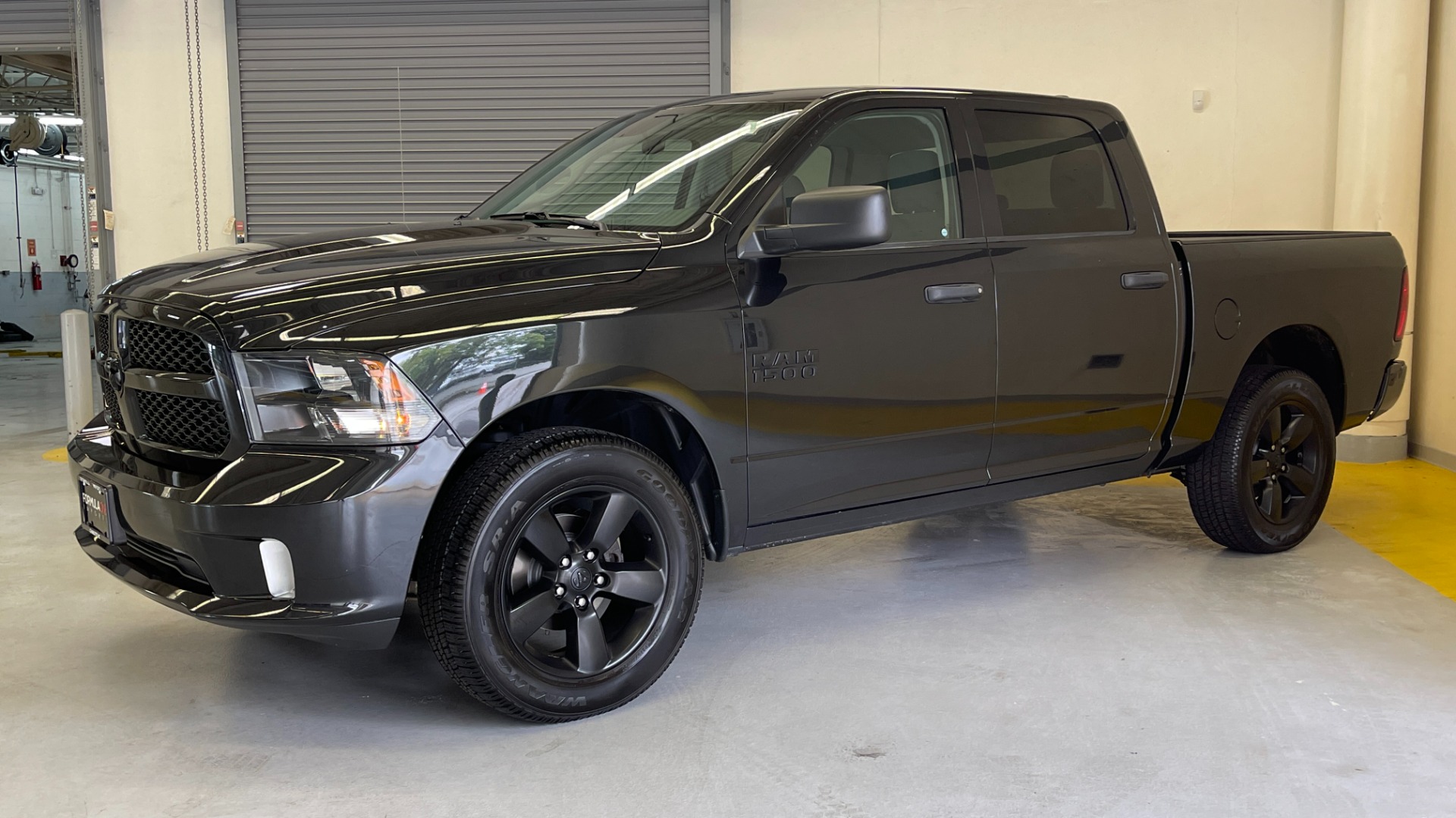 Used 2018 Ram 1500 EXPRESS CREWCAB 4X4 / 3.6L V6 / 8-SPD AUTO / REARVIEW for sale $36,495 at Formula Imports in Charlotte NC 28227 3