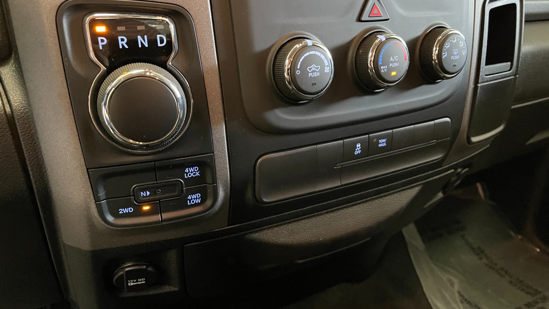 Used 2018 Ram 1500 EXPRESS CREWCAB 4X4 / 3.6L V6 / 8-SPD AUTO / REARVIEW for sale $36,495 at Formula Imports in Charlotte NC 28227 30