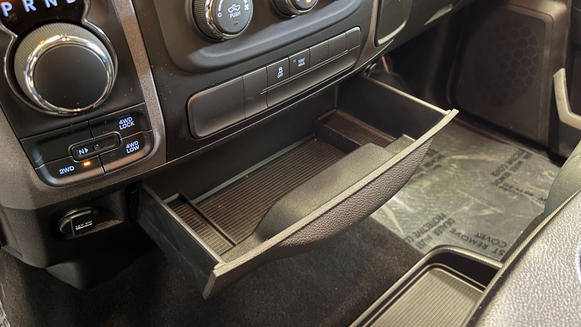 Used 2018 Ram 1500 EXPRESS CREWCAB 4X4 / 3.6L V6 / 8-SPD AUTO / REARVIEW for sale $36,495 at Formula Imports in Charlotte NC 28227 31