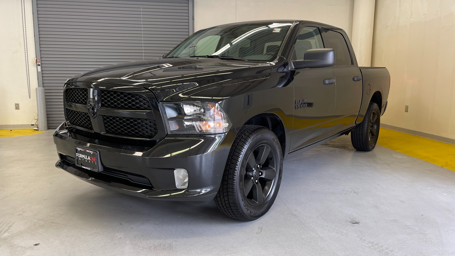 Used 2018 Ram 1500 EXPRESS CREWCAB 4X4 / 3.6L V6 / 8-SPD AUTO / REARVIEW for sale Sold at Formula Imports in Charlotte NC 28227 4