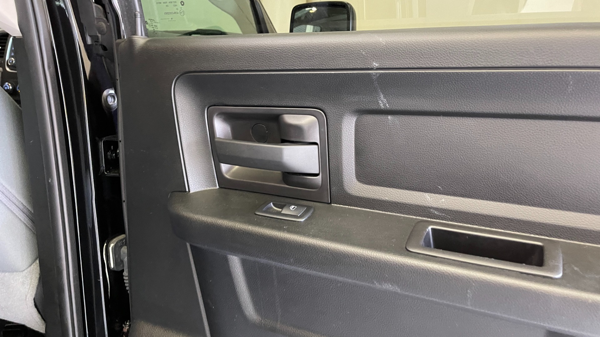 Used 2018 Ram 1500 EXPRESS CREWCAB 4X4 / 3.6L V6 / 8-SPD AUTO / REARVIEW for sale $36,495 at Formula Imports in Charlotte NC 28227 44