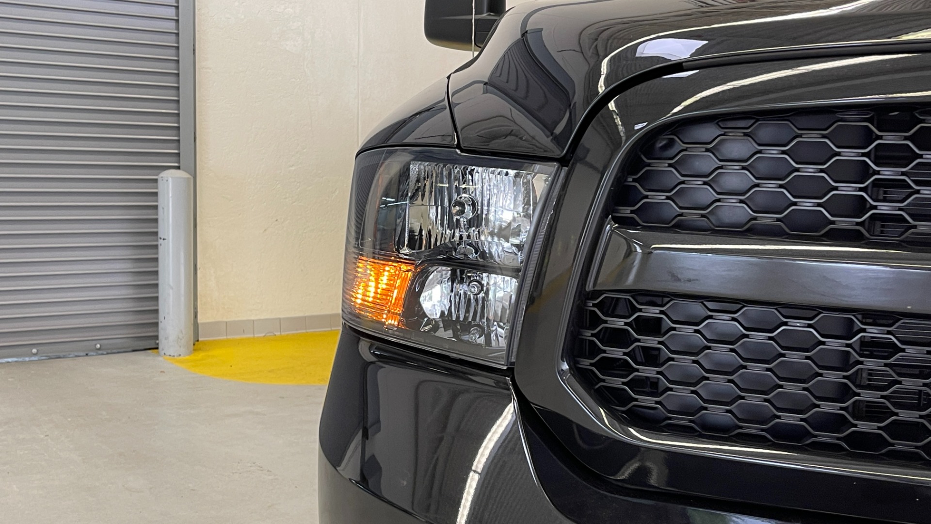 Used 2018 Ram 1500 EXPRESS CREWCAB 4X4 / 3.6L V6 / 8-SPD AUTO / REARVIEW for sale $36,495 at Formula Imports in Charlotte NC 28227 8